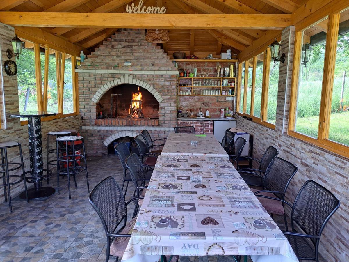 Ris Kuca Za Odmor Holiday home *